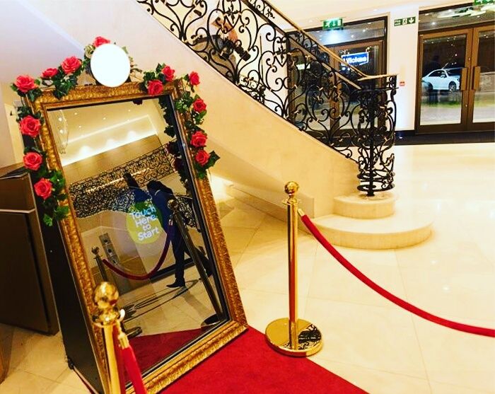 mirror booth dubai
