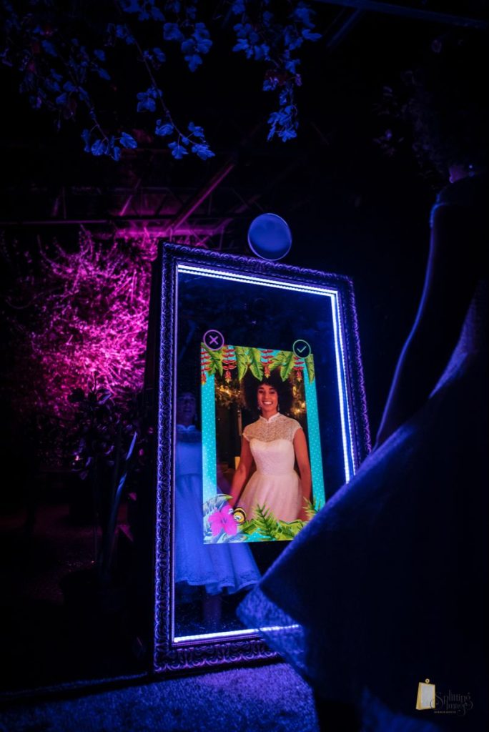 mirror booth Dubai